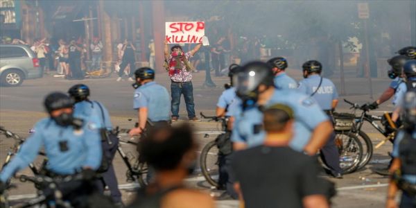 ΗΠΑ-Μινεάπολη: Άγρια αστυνομική καταστολή στις διαδηλώσεις για τη δολοφονία του Αφροαμερικανού - Ειδήσεις Pancreta