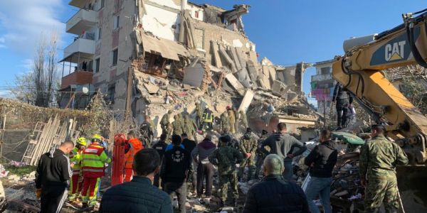 Ημέρα εθνικού πένθους στην Αλβανία - 22 οι νεκροί από το σεισμό - Ειδήσεις Pancreta