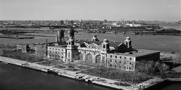 Ellis Island, το νησί των δακρύων και του φόβου - Ειδήσεις Pancreta