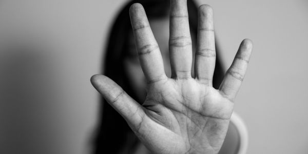 Βία κατά των γυναικών: Η σκιώδης πανδημία της βίας δεν έχει τελειωμό - Ειδήσεις Pancreta