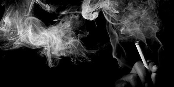 Βρετανία: «Σταματήστε το κάπνισμα», συνιστούν οι ειδικοί λόγω κορονοϊού - Ειδήσεις Pancreta