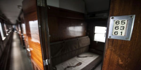 Τα παροπλισμένα βαγόνια τού «Οριάν Εξπρές» γεμάτα ιστορίες - Ειδήσεις Pancreta