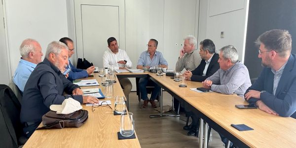 Στη συνάντηση του ΣΕΔΗΚ με τον Υπουργό Αγροτικής Ανάπτυξης και Τροφίμων Λευτέρη Αυγενάκη  ο Δήμαρχος Ηρακλείου Αλέξης Καλοκαιρινός - Ειδήσεις Pancreta