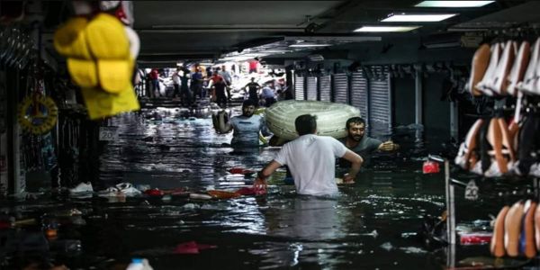 Χάος στην Κωνσταντινούπολη - Πλημμύρισε το Μεγάλο Παζάρι - Ειδήσεις Pancreta