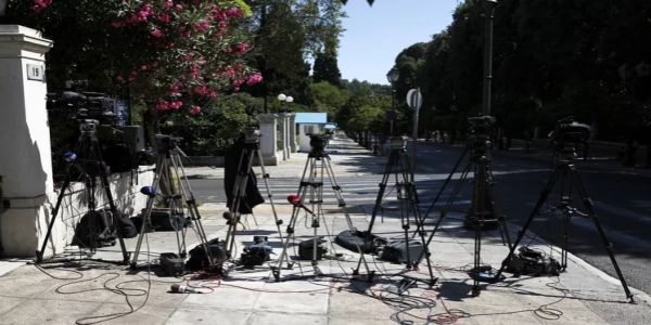 Κρίσιμα ερωτήματα από τις δημοσιογραφικές ενώσεις για τη «λίστα Πέτσα» - Ειδήσεις Pancreta