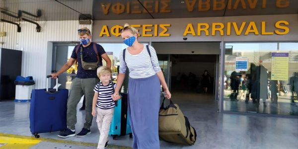 Σε καραντίνα όσοι Βρετανοί επιστρέφουν στην Αγγλία από την Κρήτη - Ειδήσεις Pancreta