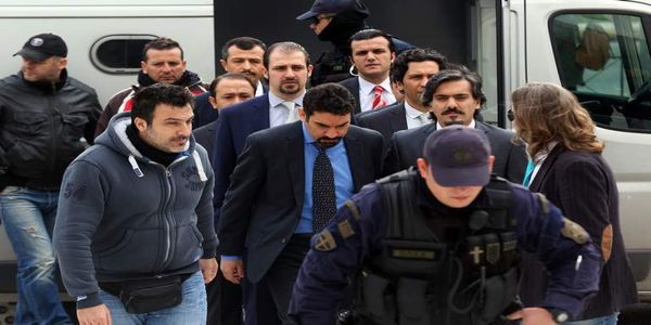 Η Τουρκία επικήρυξε τους 8 Τούρκους στρατιωτικούς έναντι 700.000 το άτομο - Ειδήσεις Pancreta