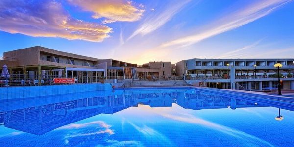 «Έπεσαν» οι υπογραφές στο μεγάλο ξενοδοχειακό deal στην Κρήτη - Αντί 61 εκατ. € τα CYAN HOTELS, πέρασαν στην HINES - Ειδήσεις Pancreta