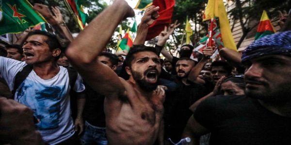 «Ο Ερντογάν είναι τρομοκράτης»: Πορεία διαμαρτυρίας Κούρδων σε Αθήνα και Θεσσαλονίκη - Ειδήσεις Pancreta