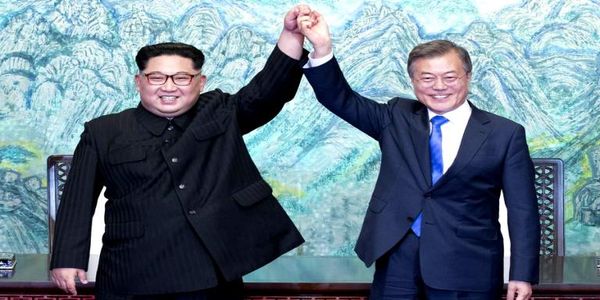 Κιμ Γιονγκ-Ουν και Μουν Τζε-Ιν: Ειρήνη υμίν! - Ειδήσεις Pancreta