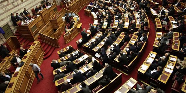 Υπερψηφίστηκε το ασφαλιστικό - φορολογικό νομοσχέδιο - Ειδήσεις Pancreta