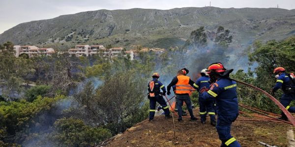 Φωτιά στον Ναύσταθμο Κρήτης: Χωρίς ενεργό μέτωπο - Έγιναν προληπτικές εκκενώσεις - Ειδήσεις Pancreta