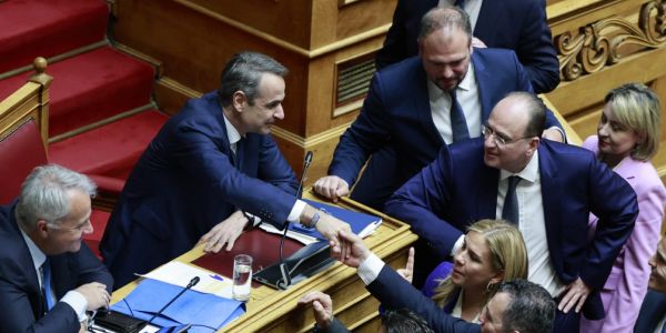 Βουλή: Καταψηφίστηκε η πρόταση δυσπιστίας - Ειδήσεις Pancreta
