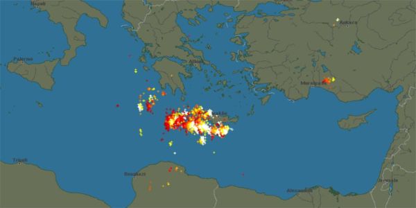 Σε κλοιό κεραυνών και κακοκαιρίας η Κρήτη - Ειδήσεις Pancreta