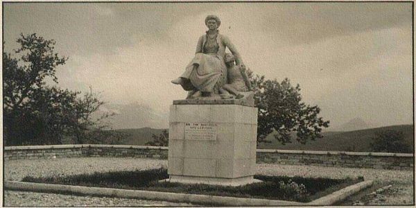 Στην Κόνιτσα θέλουν να επαναφέρουν άγαλμα της «βασιλίσσης Φρειδερίκης» για τουρισμό - Ειδήσεις Pancreta