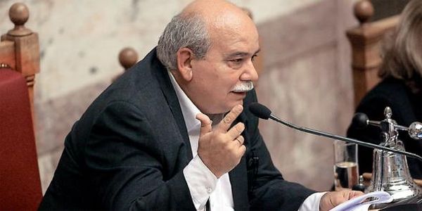 «Δεν αλλάζει ο κανονισμός της Βουλής» - Ειδήσεις Pancreta
