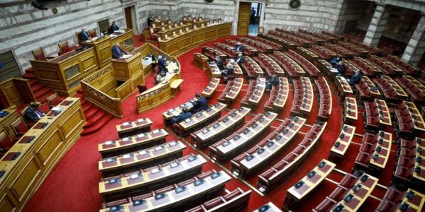 Βουλή: Κόντρα ΝΔ- ΣΥΡΙΖΑ για την διαχείριση της πανδημίας - Ειδήσεις Pancreta