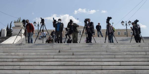 Αντιπαράθεση στη Βουλή για το πακέτο ενημέρωσης και τον πλουραλισμό στα ΜΜΕ - Ειδήσεις Pancreta