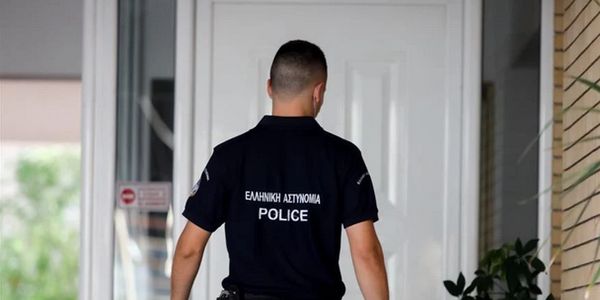 Αστυνομικός στον Πειραιά σε κύκλωμα μαστροπείας - Ειδήσεις Pancreta