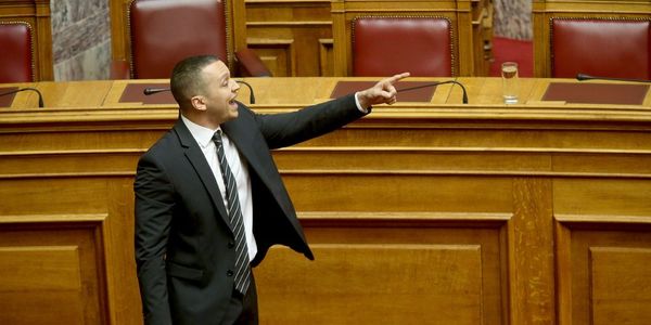Σοβαρό επεισόδιο στη Βουλή με πρωταγωνιστή τον Κασιδιάρη - Χειροδίκησε κατά του Νίκου Δένδια - Ειδήσεις Pancreta