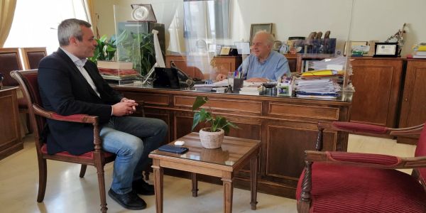 Συνάντηση του Δημάρχου Ηρακλείου Βασίλη Λαμπρινού με τον Βουλευτή του ΣΥΡΙΖΑ Χάρη Μαμουλάκη - Ειδήσεις Pancreta