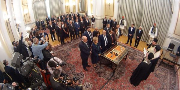 Προεδρικό Μέγαρο: Ορκίστηκαν τα νέα μέλη της κυβέρνησης - Ειδήσεις Pancreta