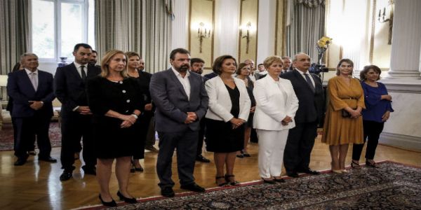 Ορκίστηκε η νέα κυβέρνηση, αύριο το πρώτο υπουργικό - Ειδήσεις Pancreta