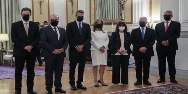 Ορκίστηκαν με μάσκες οι νέοι υπουργοί και υφυπουργοί - Ειδήσεις Pancreta