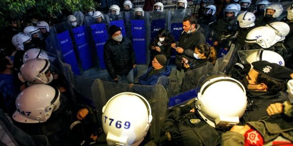 Καζάνι που βράζει η τουρκική κοινωνία - Χιλιάδες στους δρόμους κατά Ερντογάν - Ειδήσεις Pancreta