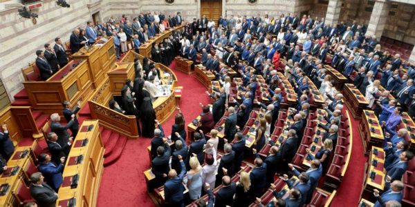 Ορκίστηκαν οι 300 της νέας Βουλής - Ειδήσεις Pancreta