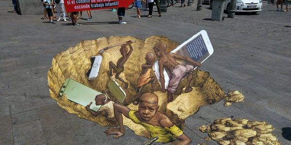 Ένα γκράφιτι για την εκμετάλλευση παιδιών από την Apple (φωτο) - Ειδήσεις Pancreta