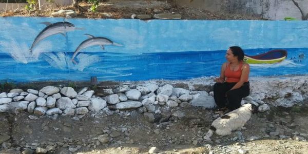 Ζωγραφίζει ερειπωμένα κτίρια σε χωριά του Ηρακλείου - Ειδήσεις Pancreta