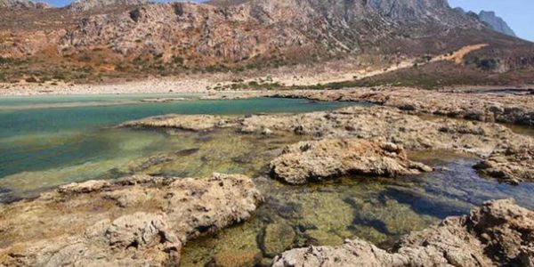 Χανιά: Εξερευνώντας την Κρήτη περπατώντας σε μοναδικούς τόπους που δεν φτάνει αυτοκίνητο (video) - Ειδήσεις Pancreta