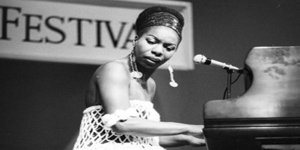 Nina Simone : Η μεγάλη κυρία που ταύτισε την επανάσταση με τη ζωή - Ειδήσεις Pancreta