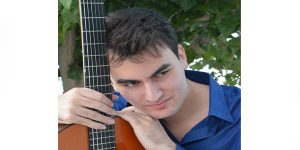 Οι Μουσικές Σχολές “Χάρης Σαρρής” σας προσκαλούν στο ρεσιτάλ κιθάρας του εξαιρετικού σολίστ Μιχαηλάγγελου Νιάρχου - Ειδήσεις Pancreta