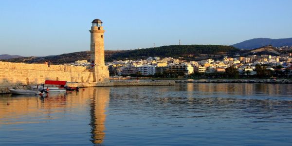 Αυξάνονται τα κρούσματα στην Κρήτη - Εξι τουρίστες σε ξενοδοχείο καραντίνας στο Ρέθυμνο - Ειδήσεις Pancreta
