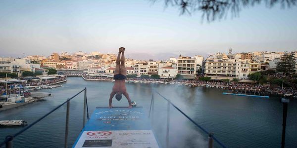 Ο Άγιος Νικόλαος φιλοξενεί το πρώτο αγωνιστικό cliff diving. Η Ελλάδα στον παγκόσμιο χάρτη του αθλήματος (video) - Ειδήσεις Pancreta