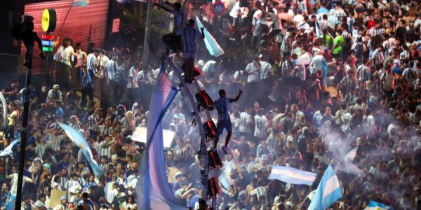 Ξέφρενοι πανηγυρισμοί σε όλη την Αργεντινή μετά την κατάκτηση του Μουντιάλ 2022 - Ειδήσεις Pancreta