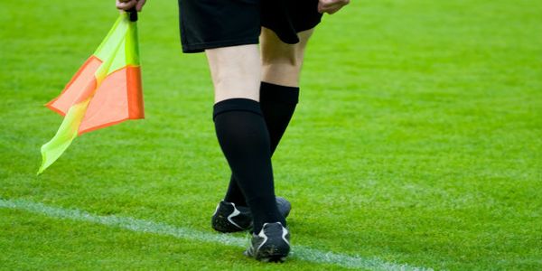 Δικηγόροι προπηλάκισαν διαιτητή σε αγώνα ποδοσφαίρου - Ειδήσεις Pancreta