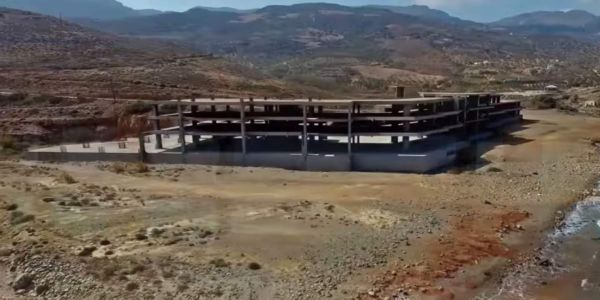 Το «παλάτι» που χτίστηκε στην άμμο (βίντεο) - Ειδήσεις Pancreta