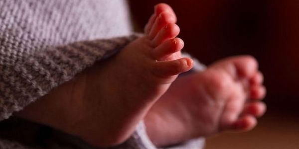 Γεννήθηκε το δεύτερο μωρό 'του σωλήνα' με τρεις βιολογικούς γονείς - Ειδήσεις Pancreta