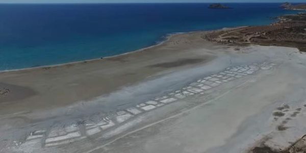 Παράξενα σχήματα στην Νοτιοανατολική γωνία της Κρήτης (βίντεο) - Ειδήσεις Pancreta