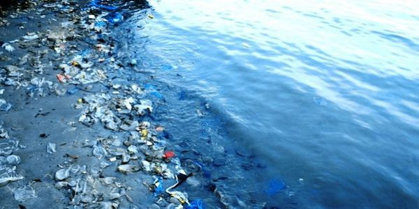 Πέντε χώρες πνίγουν τους ωκεανούς με πλαστικά – Αιτία η καταπολέμηση της φτώχειας - Ειδήσεις Pancreta