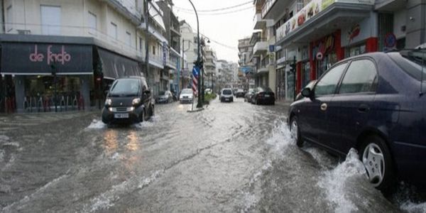 Η βροχή έφερε προβλήματα στην Κρήτη-Πού καταγράφονται ήδη υψηλά ύψη βροχής - Ειδήσεις Pancreta