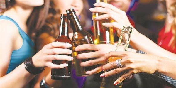 Κρήτη: Μάστιγα η κατανάλωση αλκοόλ από εφήβους - Ειδήσεις Pancreta