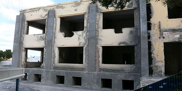 Ζητούν άμεση λύση για το... «βομβαρδισμένο» σχολείο - Ειδήσεις Pancreta