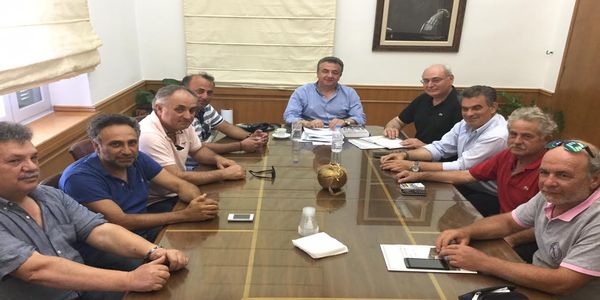 Συνάντηση Περιφερειάρχη με Δήμαρχο και φορείς της Βιάννου για την προώθηση τοπικών έργων και δράσεων πολιτισμού - Ειδήσεις Pancreta