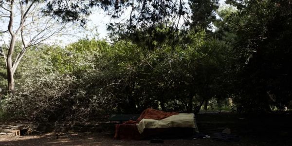 Καταγγελία για ομαδική επίθεση σε αστέγους που είχαν βρει καταφύγιο σε εγκαταλελειμμένο σπίτι στα Χανιά - Ειδήσεις Pancreta