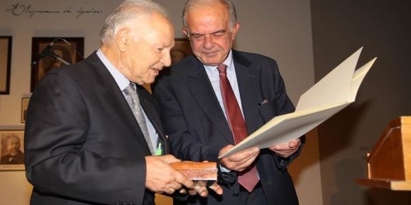 «Βραβείο Ηθικής Τάξεως» στον καθηγητή Θ. Δετοράκη - Ειδήσεις Pancreta