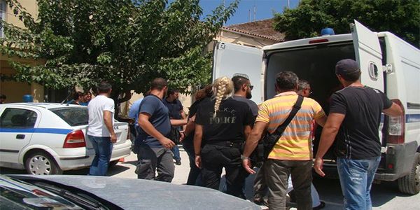 Ξηλώνεται κύκλωμα διακίνησης μεταναστών στην Κρήτη - Ειδήσεις Pancreta